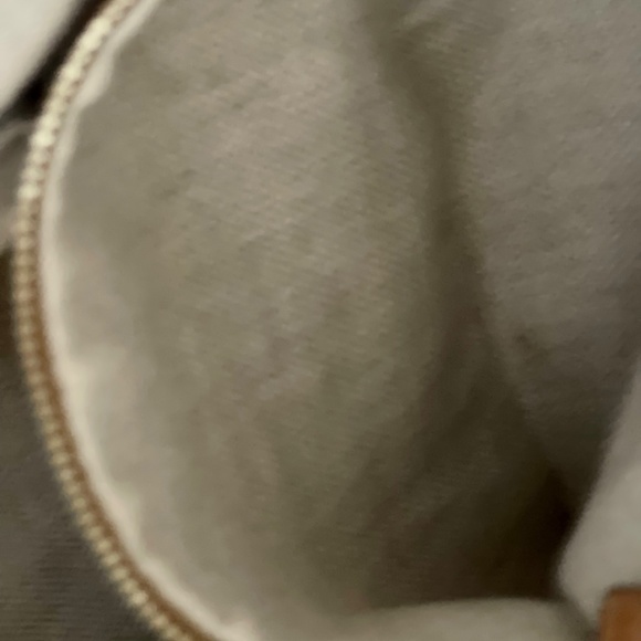 Gucci Hobo Bag Includes Box. - Picture 10 of 10